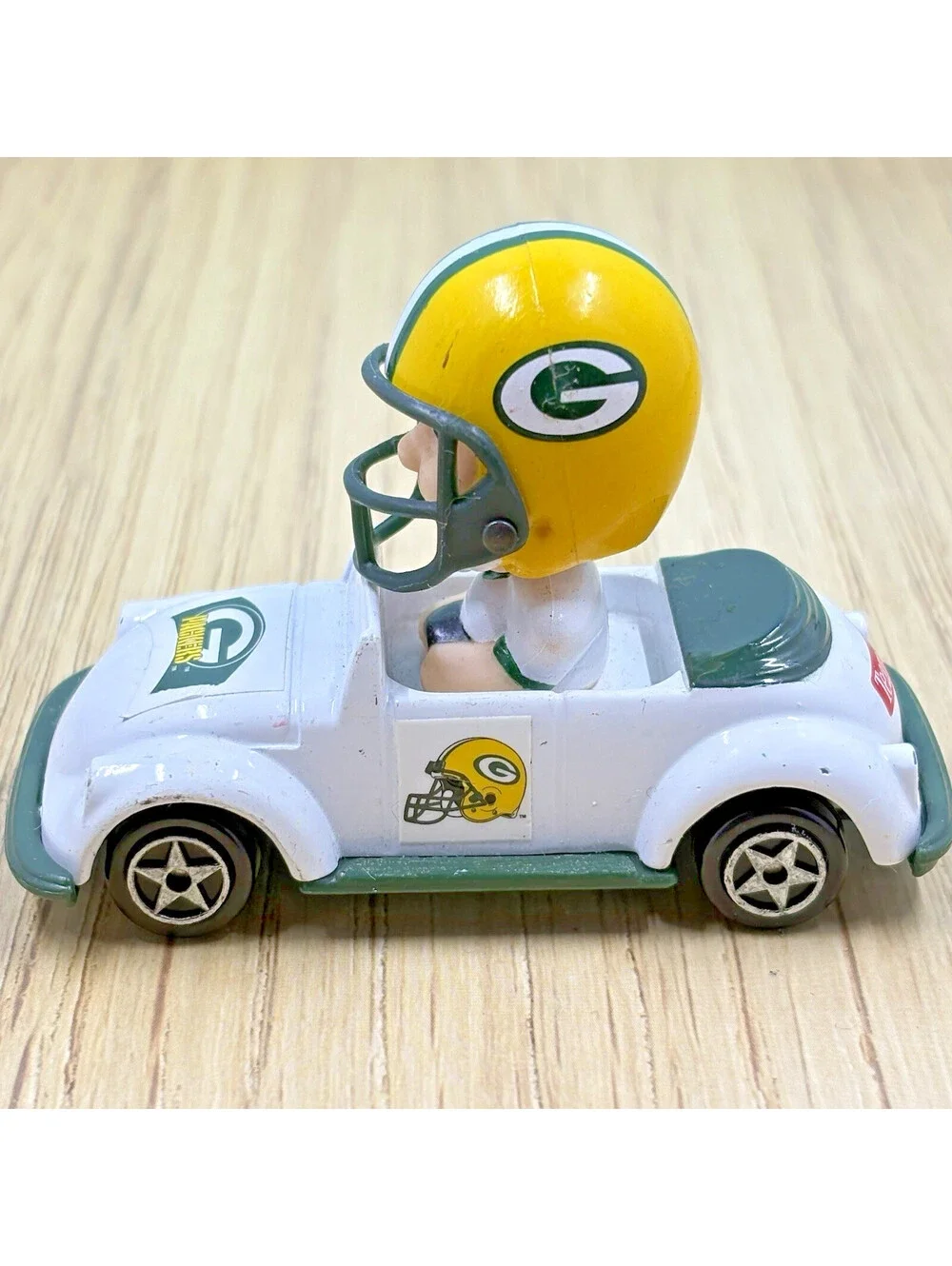 1997 Ertl Green Bay Packers Bobblehead Die-Cast Car Team NFL White Beetle